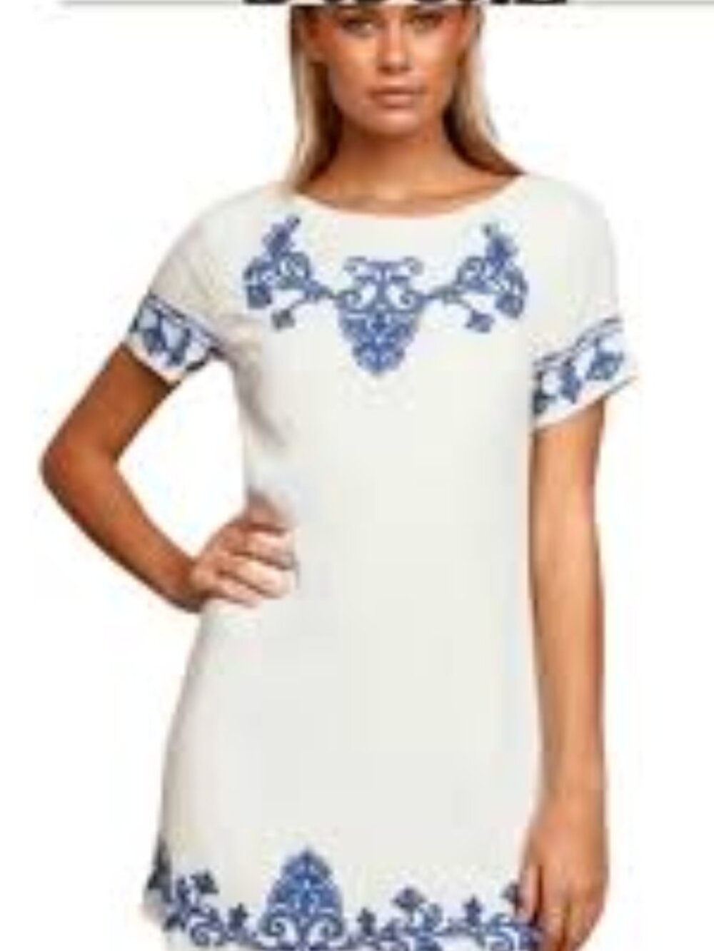 Lulu’s tales to tell and ivory embroidered dress size Small